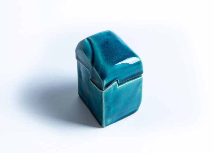 Eva Kappes -Schatulle aus Ton, gebrannt, lasiert